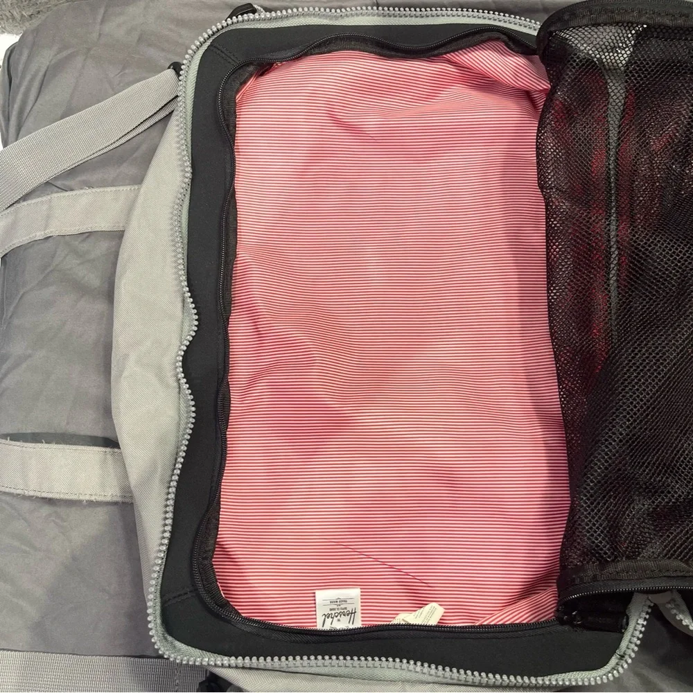 Herschel‎ Supply Company Gray Travel Bag